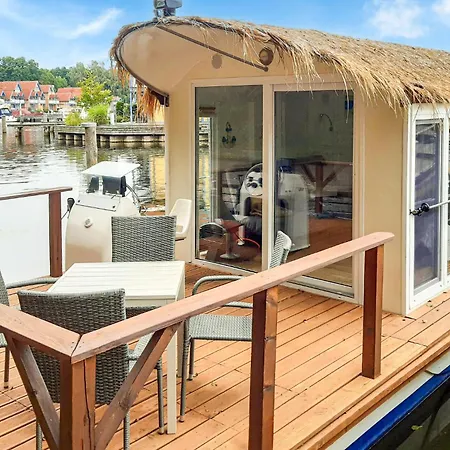 Botel Cozy Ship In With View Neuruppin